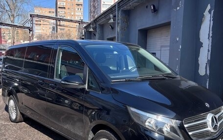 Mercedes-Benz V-Класс, 2019 год, 4 900 000 рублей, 3 фотография