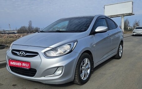 Hyundai Solaris II рестайлинг, 2011 год, 595 000 рублей, 2 фотография