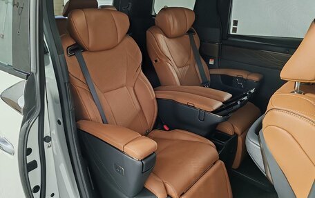 Toyota Alphard, 2025 год, 15 900 000 рублей, 24 фотография