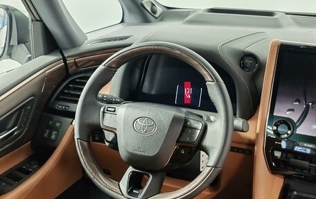 Toyota Alphard, 2025 год, 15 900 000 рублей, 18 фотография