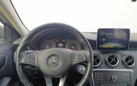 Mercedes-Benz GLA, 2019 год, 2 650 000 рублей, 12 фотография