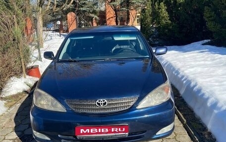 Toyota Camry V40, 2002 год, 700 000 рублей, 1 фотография