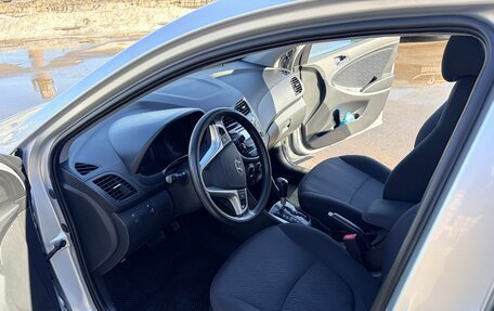 Hyundai Solaris II рестайлинг, 2013 год, 750 000 рублей, 3 фотография