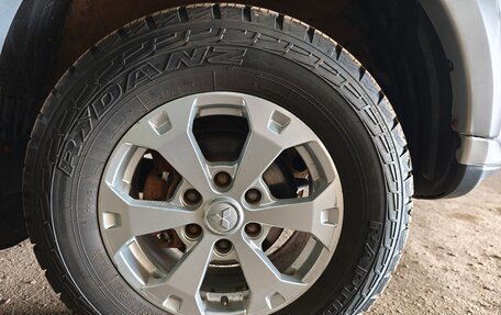 Mitsubishi Pajero Sport II рестайлинг, 2014 год, 1 810 000 рублей, 12 фотография