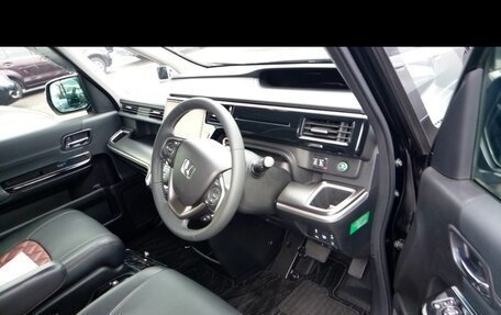 Honda Stepwgn IV, 2018 год, 2 650 000 рублей, 4 фотография