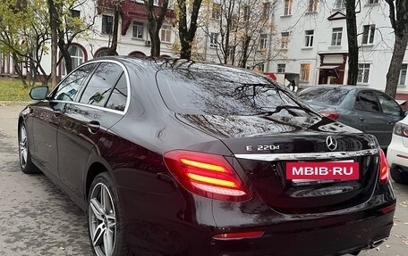 Mercedes-Benz E-Класс, 2019 год, 2 550 000 рублей, 6 фотография
