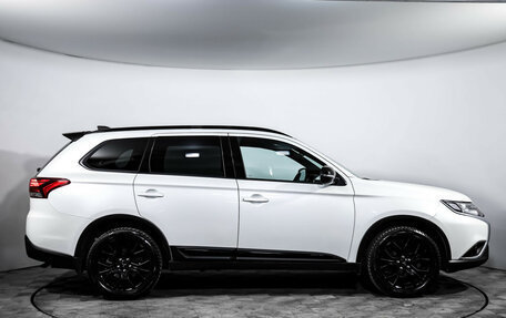 Mitsubishi Outlander III рестайлинг 3, 2022 год, 2 659 000 рублей, 6 фотография