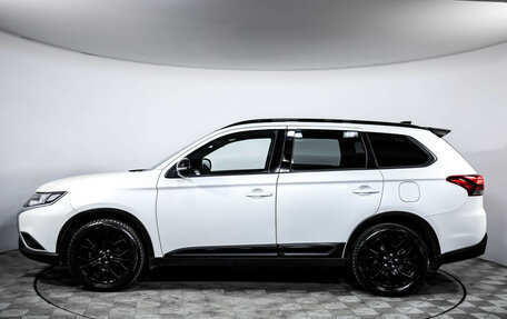 Mitsubishi Outlander III рестайлинг 3, 2022 год, 2 659 000 рублей, 2 фотография