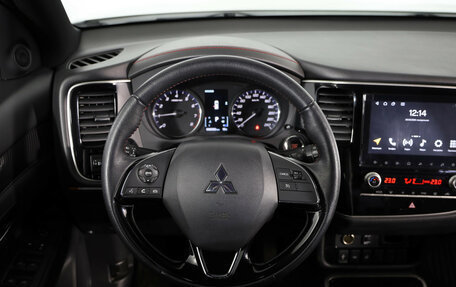 Mitsubishi Outlander III рестайлинг 3, 2022 год, 2 659 000 рублей, 12 фотография