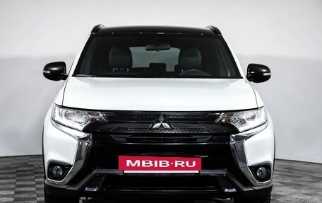 Mitsubishi Outlander III рестайлинг 3, 2022 год, 2 659 000 рублей, 8 фотография