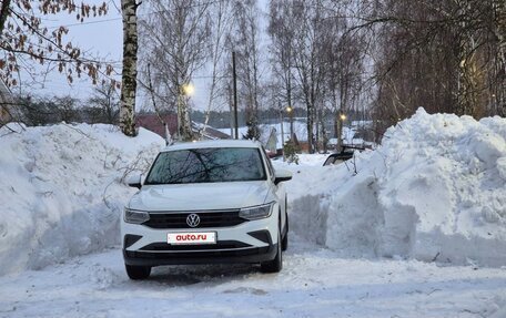 Volkswagen Tiguan II, 2020 год, 2 950 000 рублей, 3 фотография