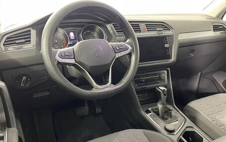 Volkswagen Tiguan II, 2020 год, 2 950 000 рублей, 10 фотография