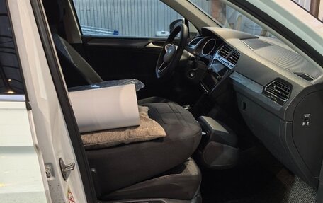 Volkswagen Tiguan II, 2020 год, 2 950 000 рублей, 6 фотография