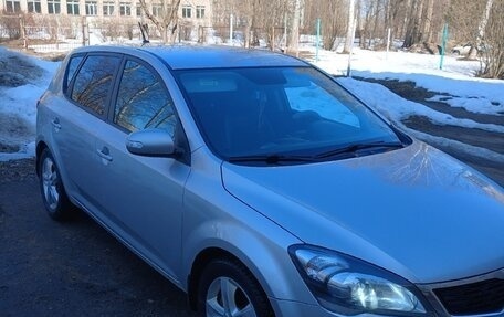 KIA cee'd I рестайлинг, 2011 год, 900 000 рублей, 2 фотография