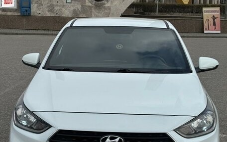 Hyundai Solaris II рестайлинг, 2018 год, 950 000 рублей, 2 фотография