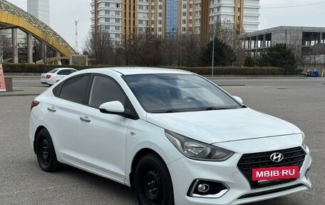 Hyundai Solaris II рестайлинг, 2018 год, 950 000 рублей, 3 фотография