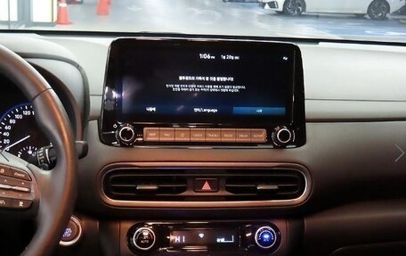 Hyundai Kona I, 2023 год, 2 400 000 рублей, 11 фотография