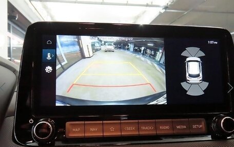 Hyundai Kona I, 2023 год, 2 400 000 рублей, 10 фотография