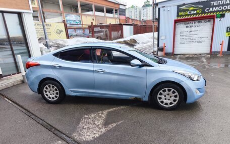 Hyundai Avante, 2011 год, 700 000 рублей, 3 фотография