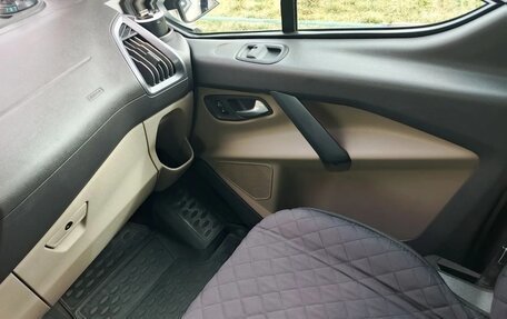 Ford Tourneo Custom I рестайлинг, 2017 год, 2 600 000 рублей, 10 фотография