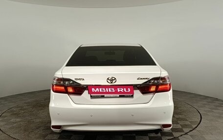 Toyota Camry, 2016 год, 1 690 000 рублей, 6 фотография