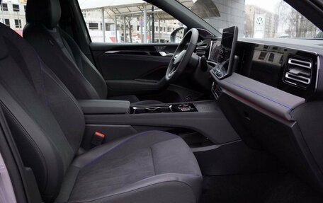 Volkswagen Tiguan, 2025 год, 4 950 000 рублей, 16 фотография