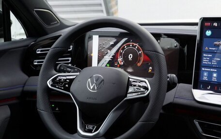 Volkswagen Tiguan, 2025 год, 4 950 000 рублей, 27 фотография