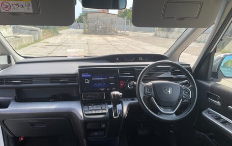 Honda Stepwgn IV, 2019 год, 2 700 000 рублей, 15 фотография