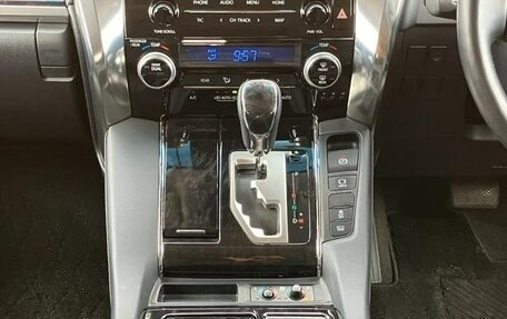 Toyota Alphard, 2024 год, 6 950 000 рублей, 13 фотография