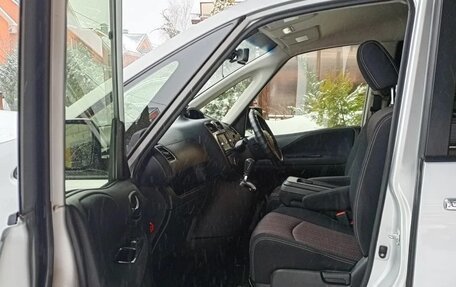 Nissan Serena IV, 2015 год, 1 385 000 рублей, 5 фотография