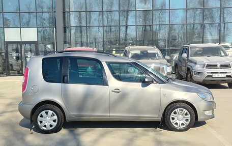 Skoda Roomster, 2013 год, 700 000 рублей, 8 фотография