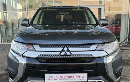 Mitsubishi Outlander III рестайлинг 3, 2020 год, 1 899 000 рублей, 3 фотография