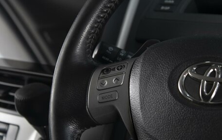 Toyota Voxy II, 2010 год, 1 370 000 рублей, 16 фотография