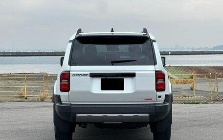 Toyota Land Cruiser Prado, 2024 год, 8 550 000 рублей, 6 фотография