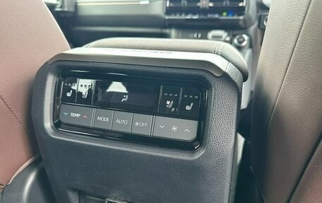 Toyota Land Cruiser Prado, 2024 год, 8 550 000 рублей, 25 фотография