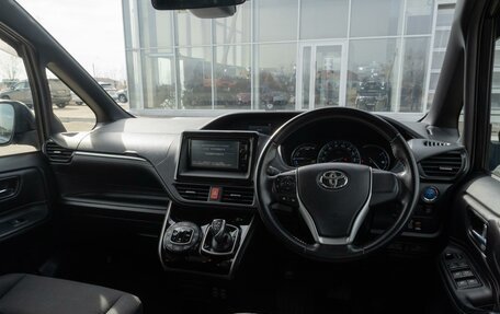 Toyota Esquire I, 2016 год, 2 150 000 рублей, 11 фотография