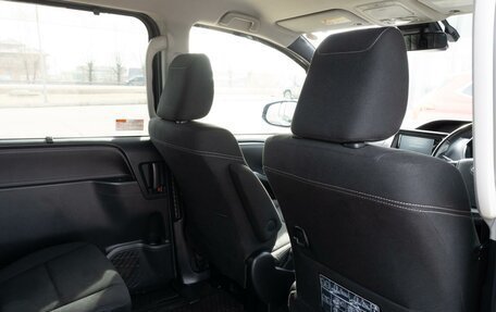 Toyota Esquire I, 2016 год, 2 150 000 рублей, 17 фотография