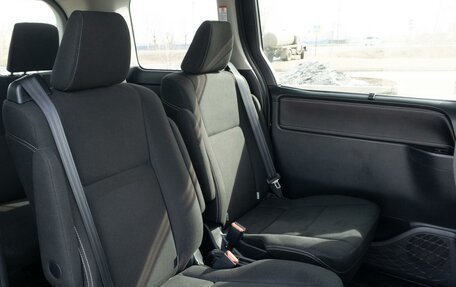 Toyota Esquire I, 2016 год, 2 150 000 рублей, 15 фотография