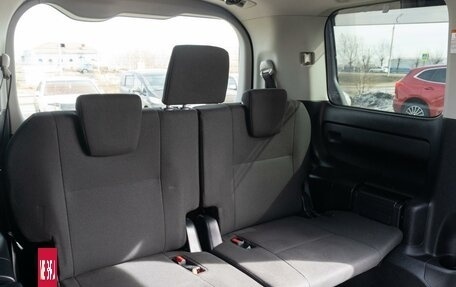 Toyota Esquire I, 2016 год, 2 150 000 рублей, 14 фотография