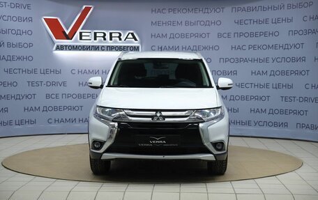 Mitsubishi Outlander III рестайлинг 3, 2015 год, 1 630 000 рублей, 2 фотография