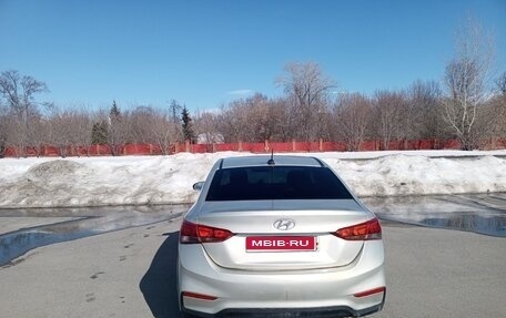 Hyundai Solaris II рестайлинг, 2018 год, 930 000 рублей, 3 фотография