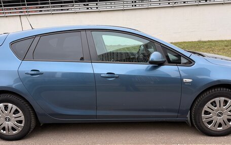 Opel Astra J, 2013 год, 870 000 рублей, 5 фотография