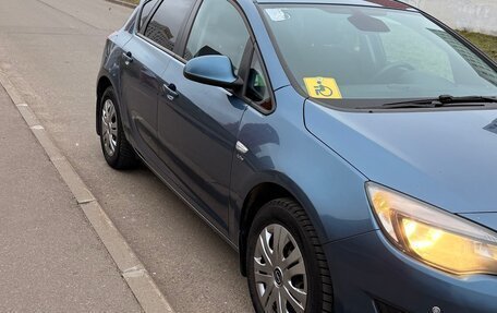 Opel Astra J, 2013 год, 870 000 рублей, 3 фотография