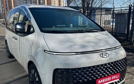 Hyundai Staria, 2021 год, 4 850 000 рублей, 2 фотография