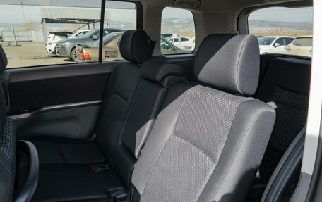 Toyota ISis I, 2009 год, 1 200 000 рублей, 12 фотография