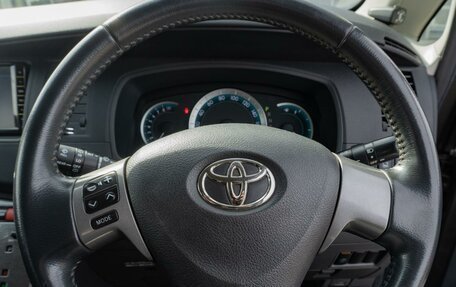 Toyota ISis I, 2009 год, 1 200 000 рублей, 21 фотография