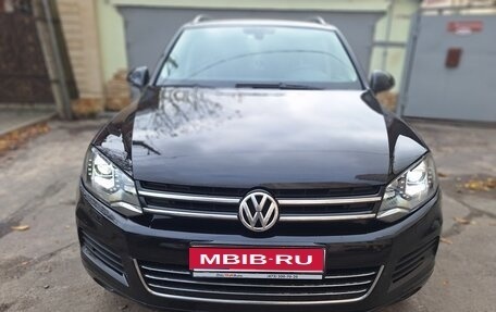 Volkswagen Touareg III, 2011 год, 1 650 000 рублей, 1 фотография