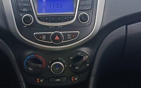 Hyundai Solaris II рестайлинг, 2013 год, 800 000 рублей, 10 фотография