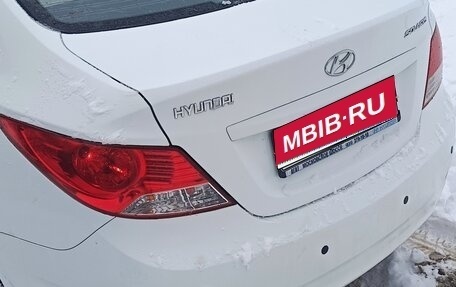 Hyundai Solaris II рестайлинг, 2013 год, 800 000 рублей, 4 фотография