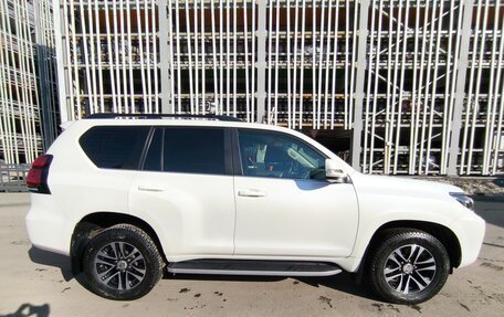 Toyota Land Cruiser Prado 150 рестайлинг 2, 2020 год, 6 200 000 рублей, 6 фотография